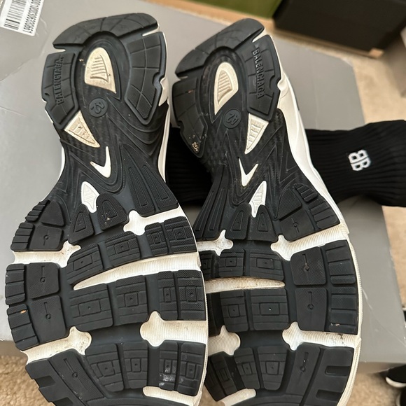 Used, come with box, receipt.Size 42 - Picture 8 of 11